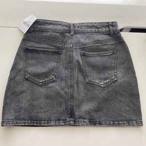 Forever 21 Black Denim Skirt New with Tags Size M